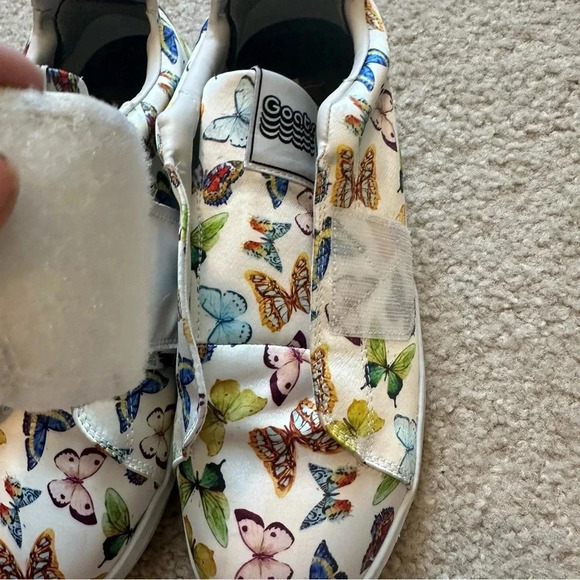 GOATS WOMENS (VEL CLOSE) BUTTERFLY JUST PRESS PLAY SNEAKERS SIZE 9.5 - Picture 2 of 6